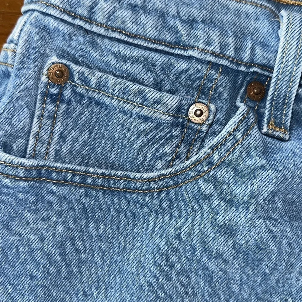 Levi’s 501 Original Fit High Rise Women's blue raw hem Shorts size 29